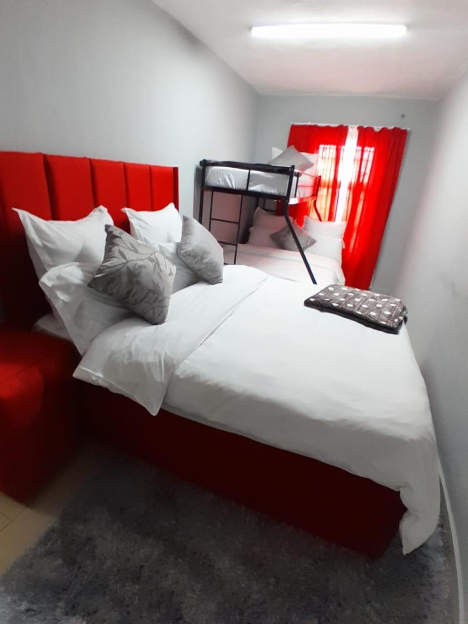 Brooklyn Queens And Kings Guesthouse Kaapstad Buitenkant foto